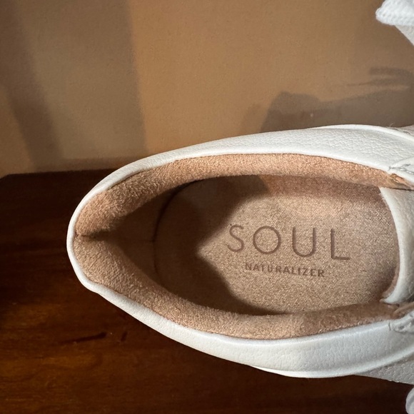 Soul Naturalizer Neela Women's White Sneakers with Brown Sole NWOT Size 10 W - Picture 7 of 12